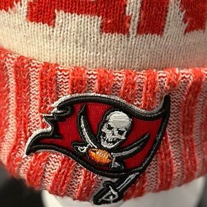 Tampa Bay Buccaneers Cold Weather Pom Knit